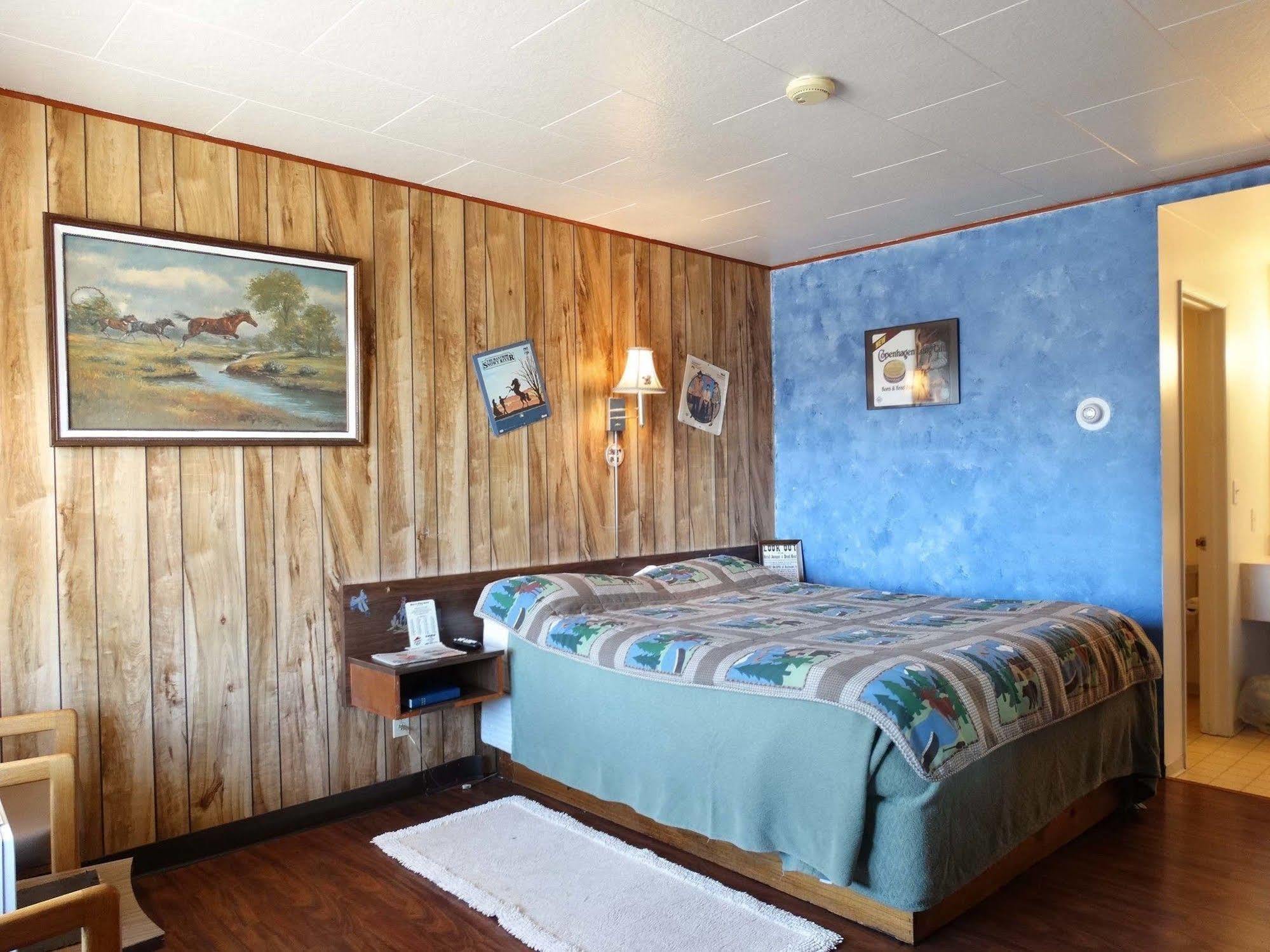 Blue And White Motel Kalispell Exterior foto